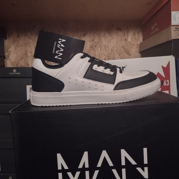 Men's stylish low cut running shoes Special Price $40. - Picture 3 of 3